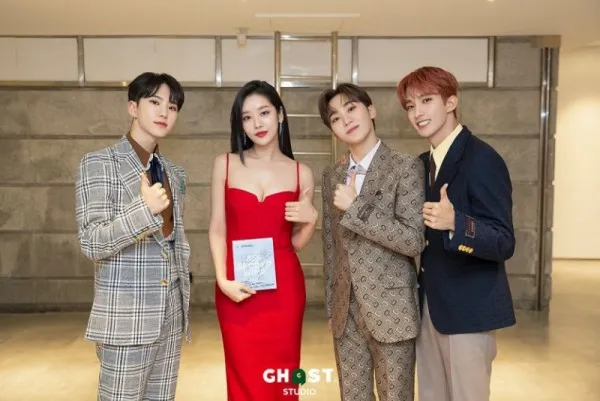 더글로리 혜정이 시상식 비하인드 사진