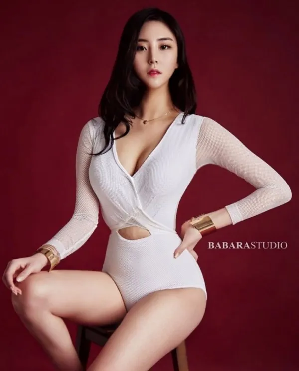 아주 훌륭하신 유채련