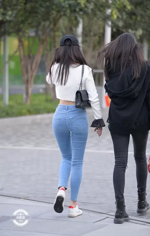 대륙의 길거리 흔녀들