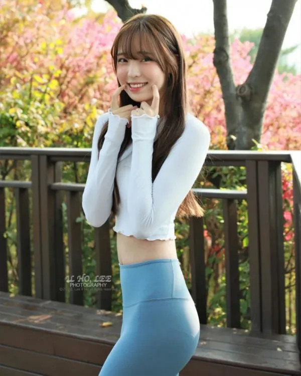 착해보이는 레깅스녀