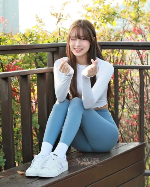 착해보이는 레깅스녀